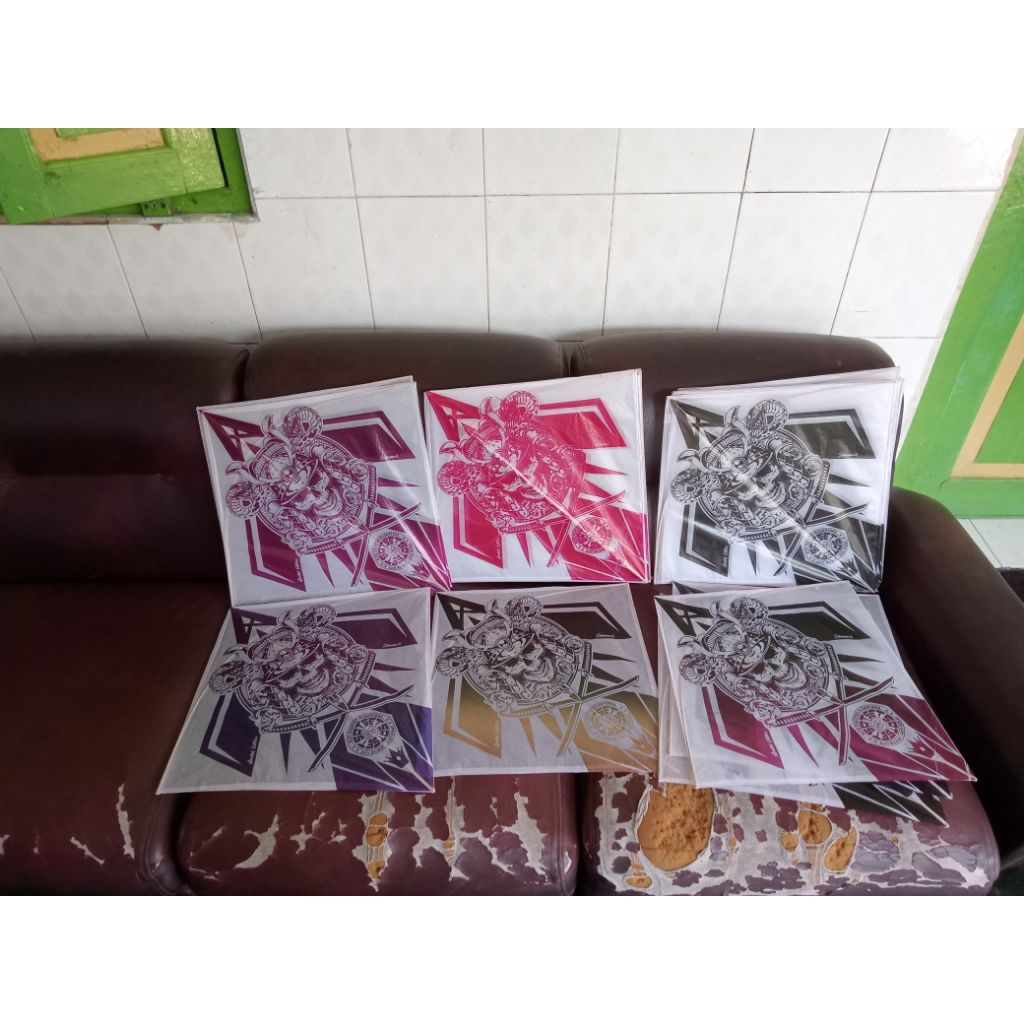 LAYANGAN SUKHOI LILITAN