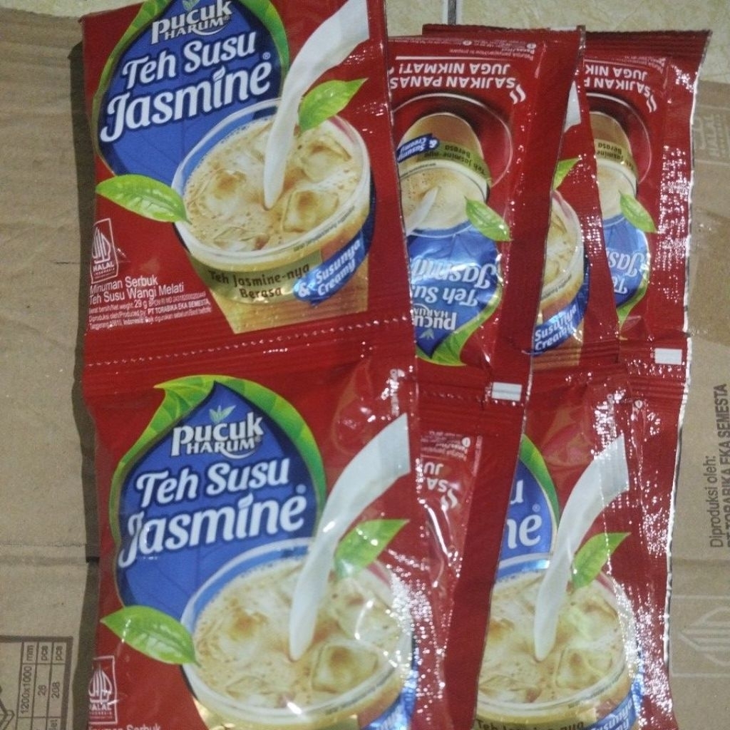 

teh susu jasmine dari teh pucuk harum 1 renteng isi 10 pcs