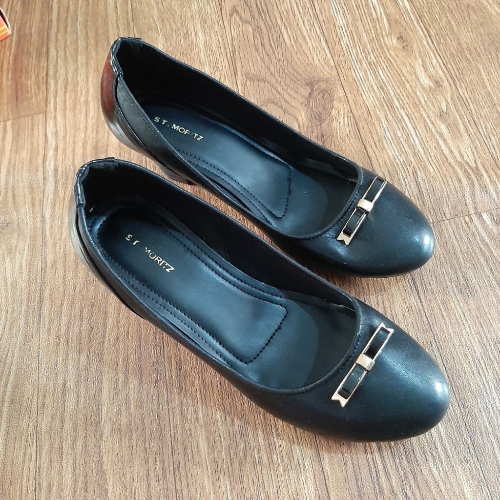 PRELOVED SEPATU HEELS ST MORITZ / SEPATU KERJA WANITA