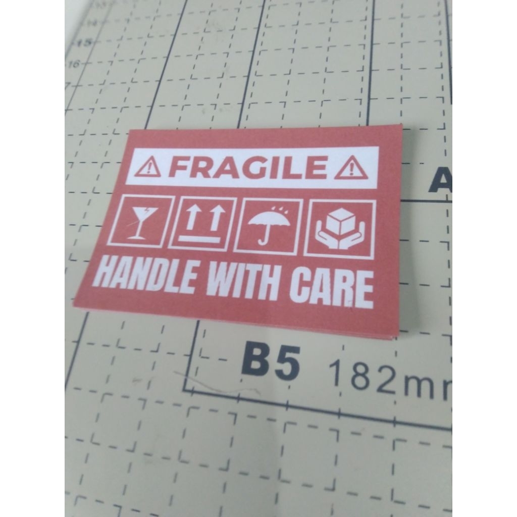 

LILIANASTORE.ID Stiker FRAGILE 7×5 cm – HVS Doff – Label Pengiriman Paket – Isi 50 Pcs