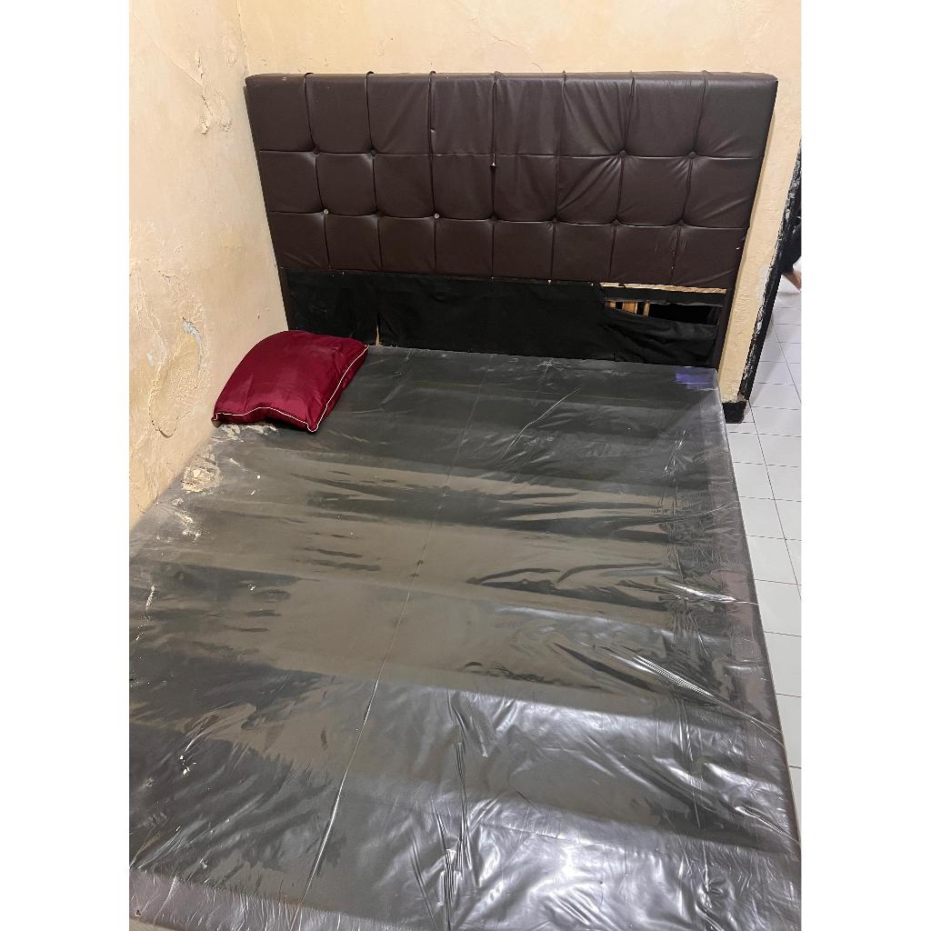 HEADBOARD + DIVAN KASUR 160 x 200 CM (QUEEN SIZE) MERK DUNLOPILLO