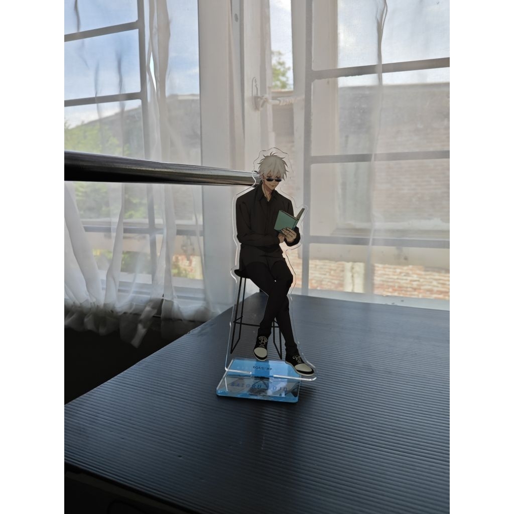 [Unsealed] Jujutsu Kaisen Acrylic Stand Reading Gojo