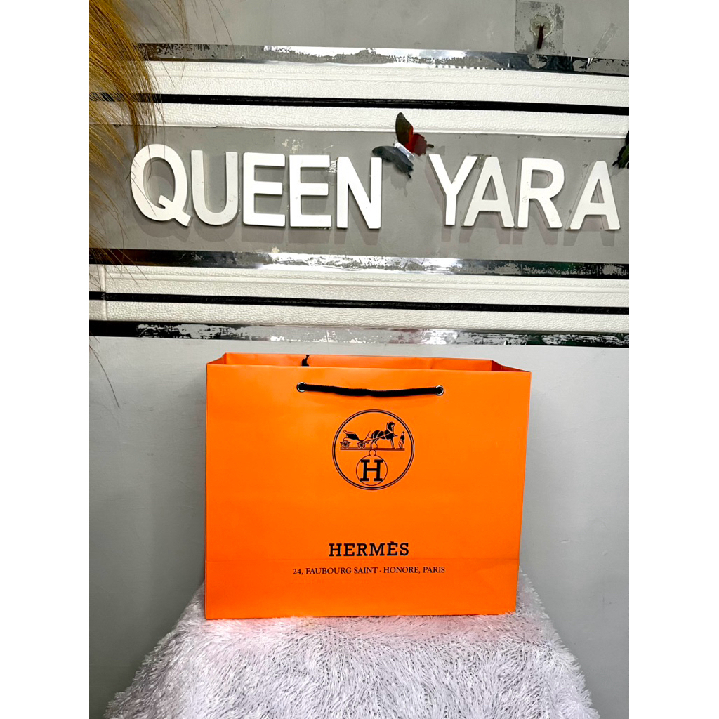 

PAPERBAG H3RM3S untuk tas kado