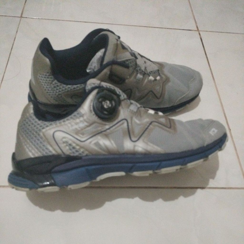 SEPATU K2 SECOND ORIGINAL TALI BOA