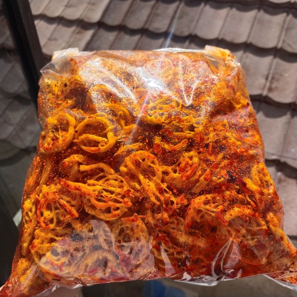 

SEBLAK KERUPUK MIE KUNING 1KG/KERUPUK SEBLAK PEDAS/KERUPUK SEBLAK KERING/KERUPUK PEDAS DAUN JERUK