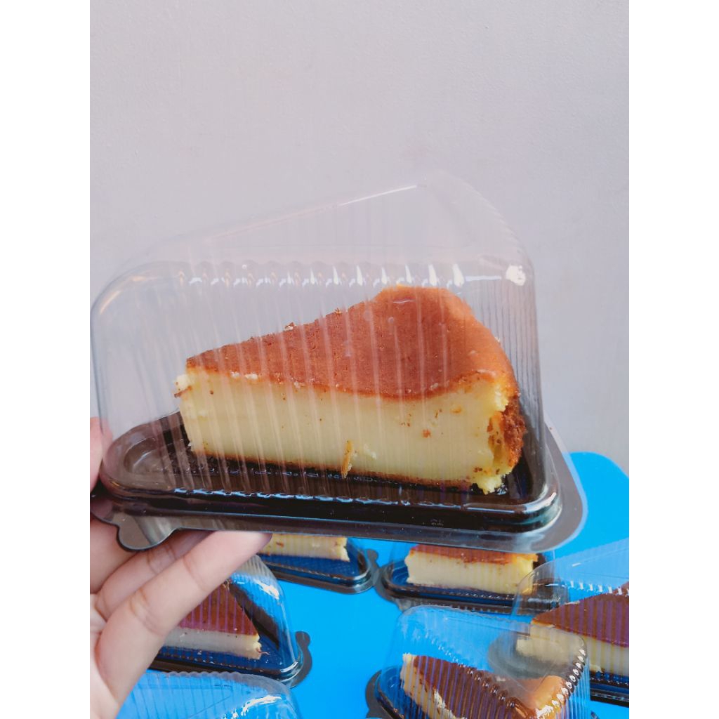 

BURNT CREAMCHESEE CAKE PERSLICE EKONOMIS