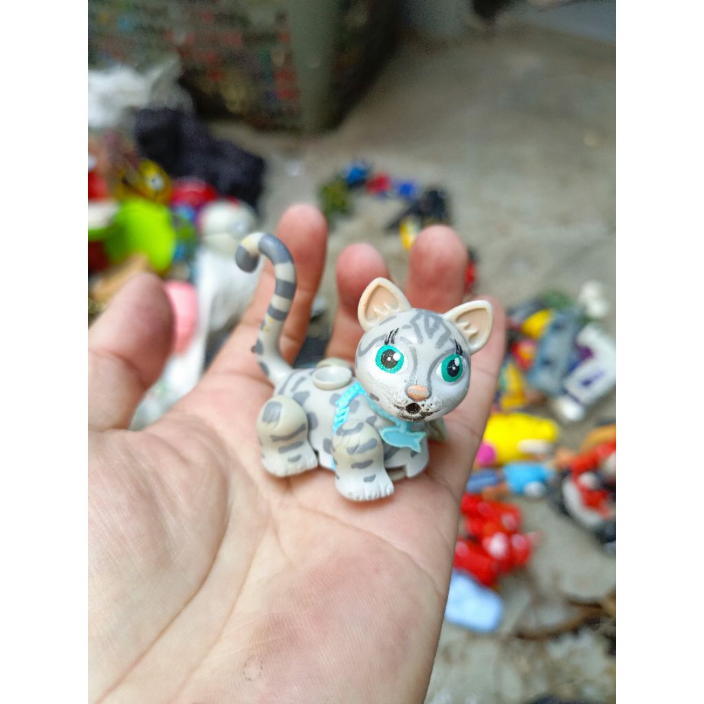 figure pet parade family