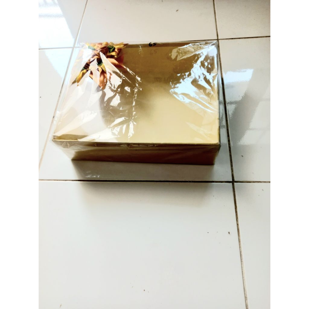 

box kue press mika coklat ukuran 30 x 25 x 8 cm