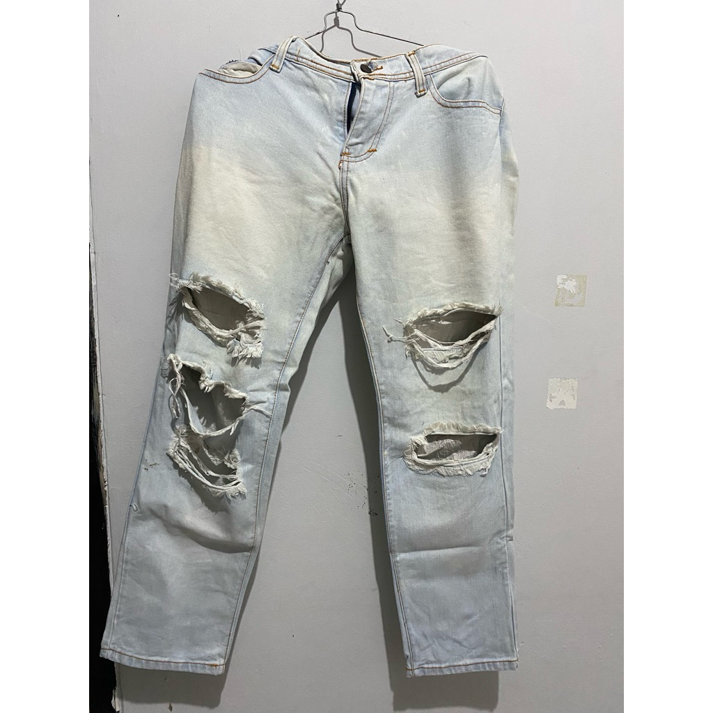 Ripped Jeans (PRELOVED)