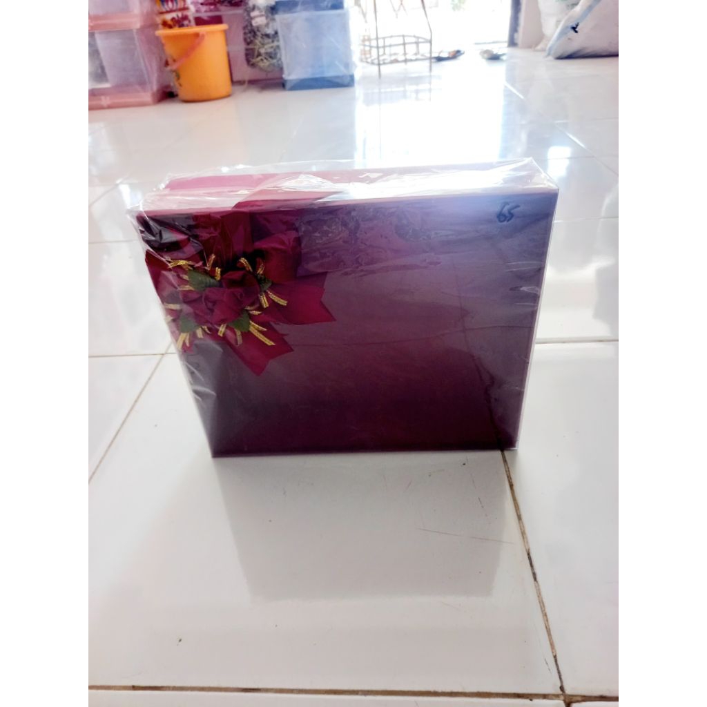 

box kue press mika merah maron 30 x 25 x 8 cm