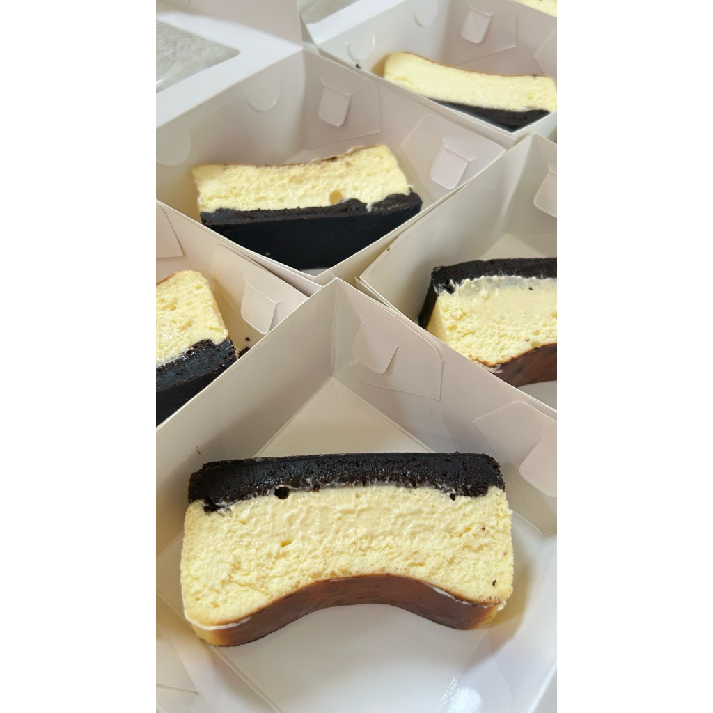 

Brownies burnt cheesecake Slice by sibrowmanies