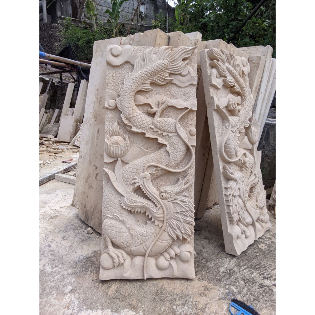 ukiran batu alam motif naga