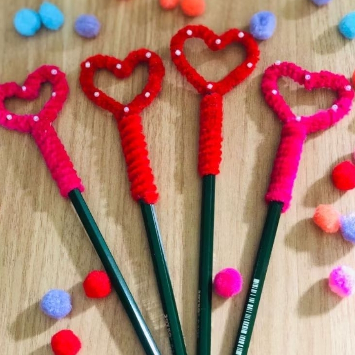 

Pensil custom model love