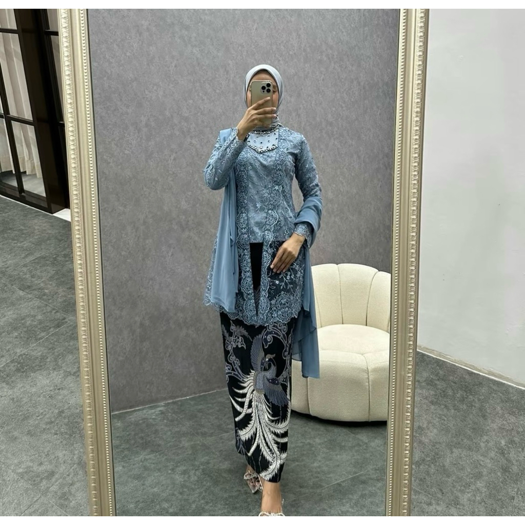 kebaya lamaran kebaya wisuda akita soft denim size XL preloved