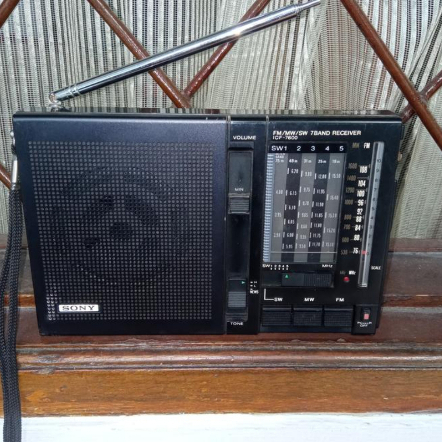 Dijual Radio Vintage Jadul SONY ICF 7600