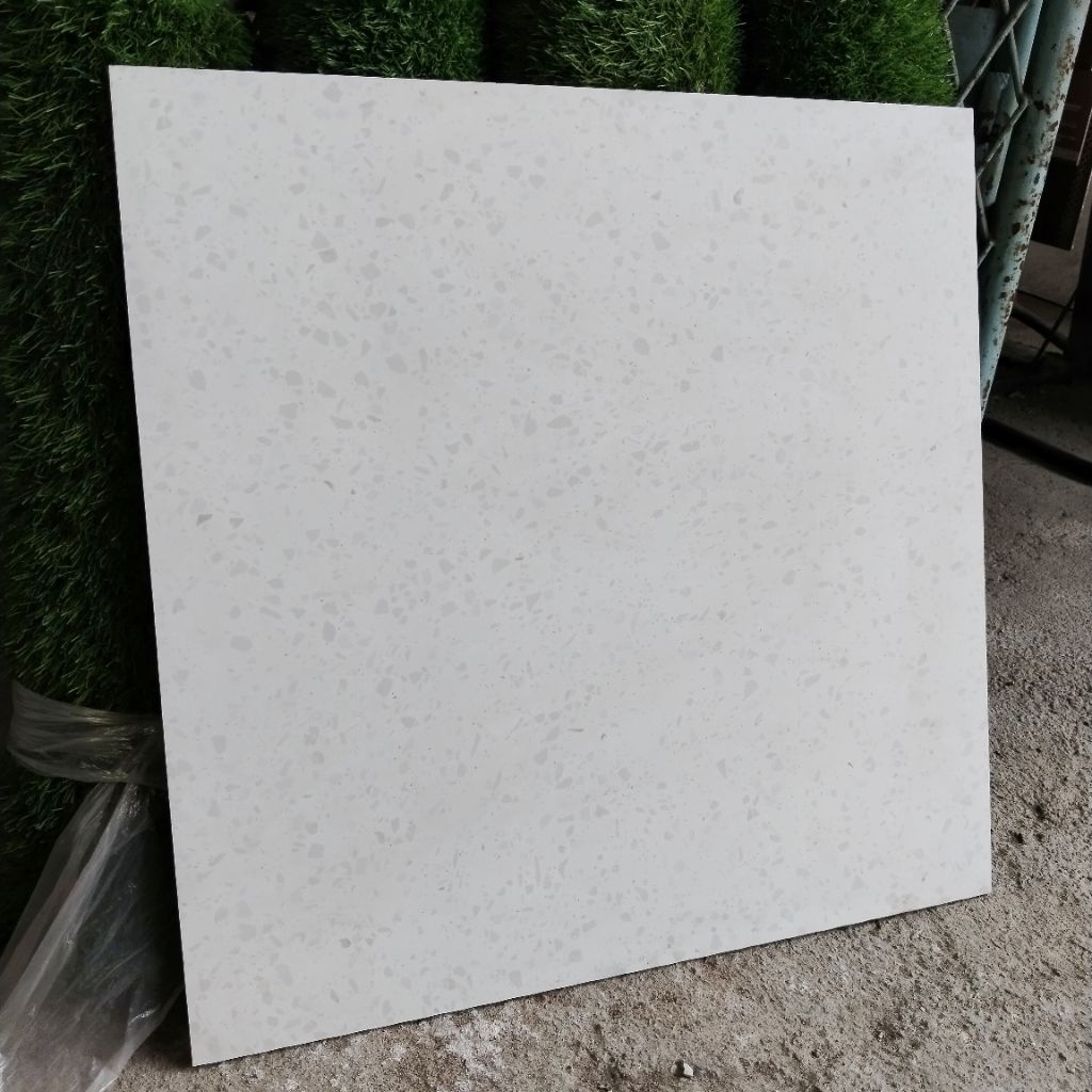 granit 60x60 motif terazzo putih kasar/ granit lantai kamar mandi/granit kasar teraso