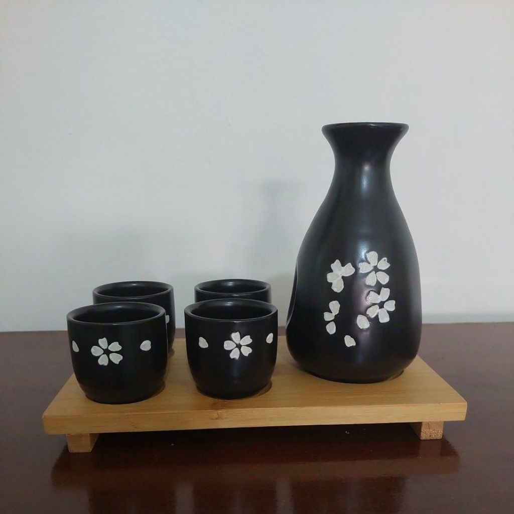 pajangan botol dan cangkir set warna hitam