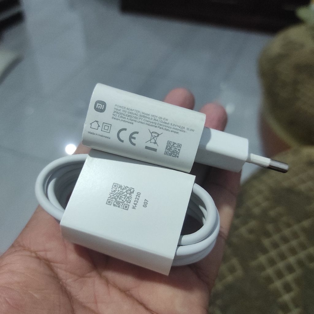 charger xiaomi type C ( 10 watt 2A ) second