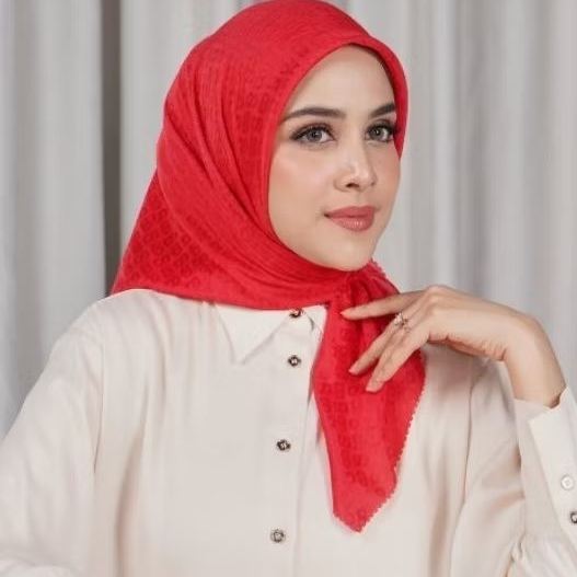 Tapis Embossed High Risk Red Buttonscarves - Jilbab Merah
