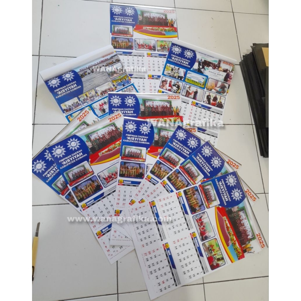 

custom kalender dinding FREE desain