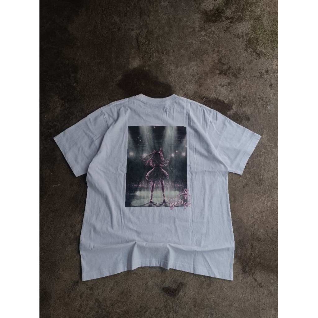 Kaos Anime Uniqlo x Oshi No Ko Yoasobi