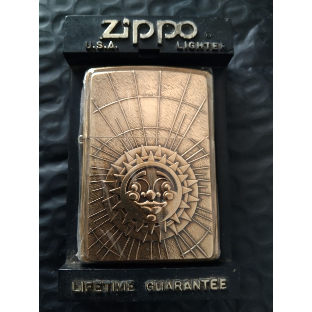 Zippo Brass Smilling Sun Rare Item Thn 2000
