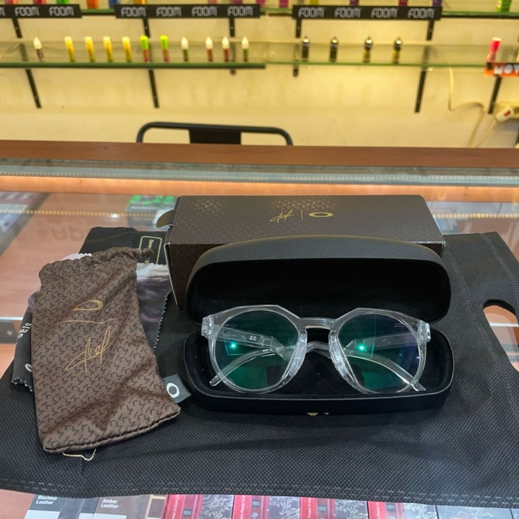 PRELOVED KACAMATA Oakley