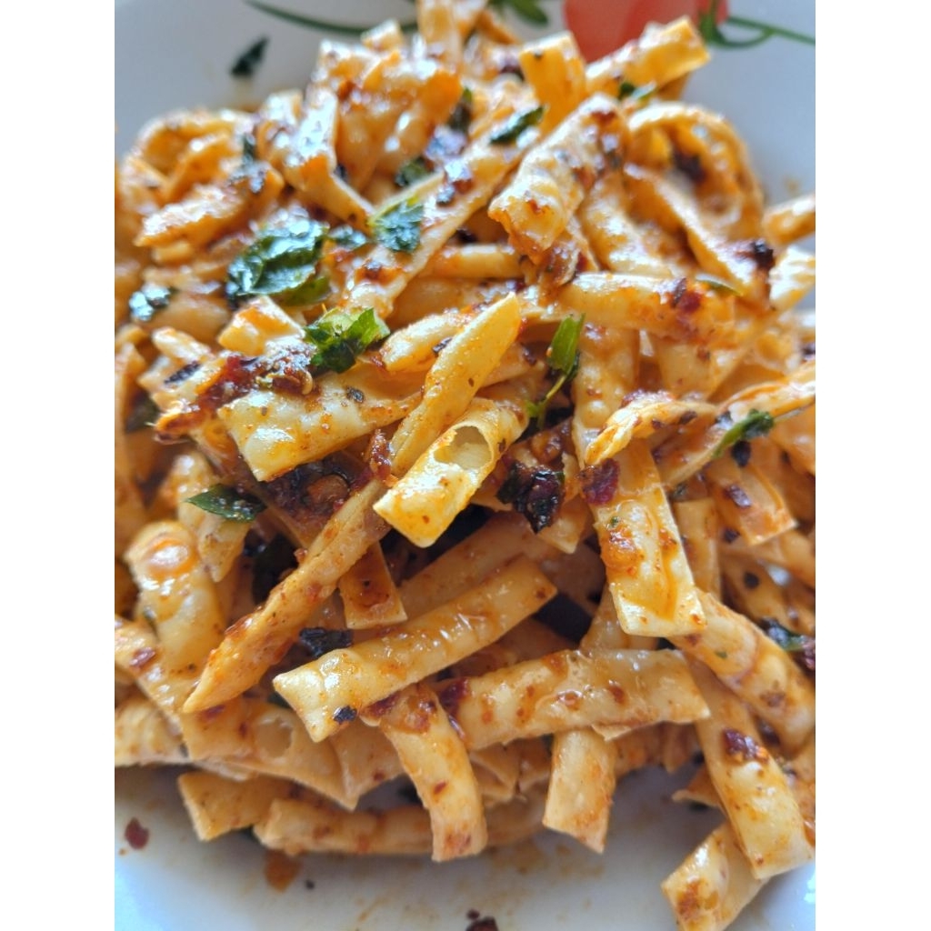 

Kulit pangsit pedas cikruh daun jeruk