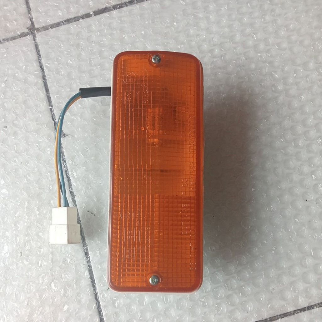 lampu sein bemper carry 1,0/st100/carry bebbtu4879qu