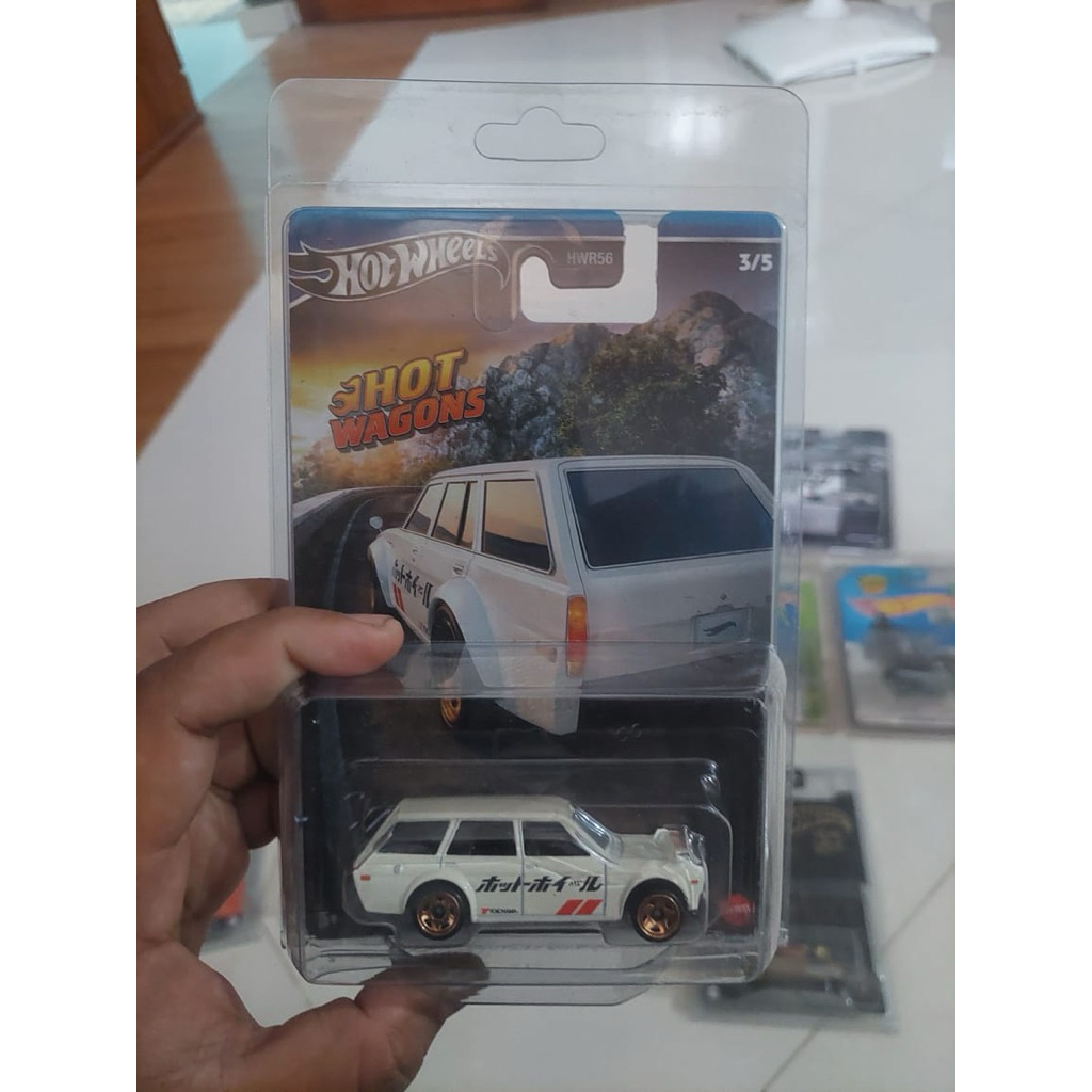 hotwheels datsun wagon white