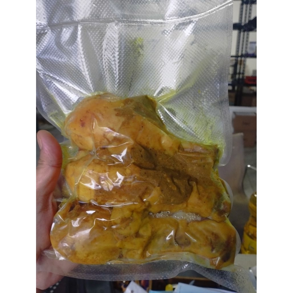 

Paha ayam ungkep / Paha petung ungkep / Paha bawah ungkep