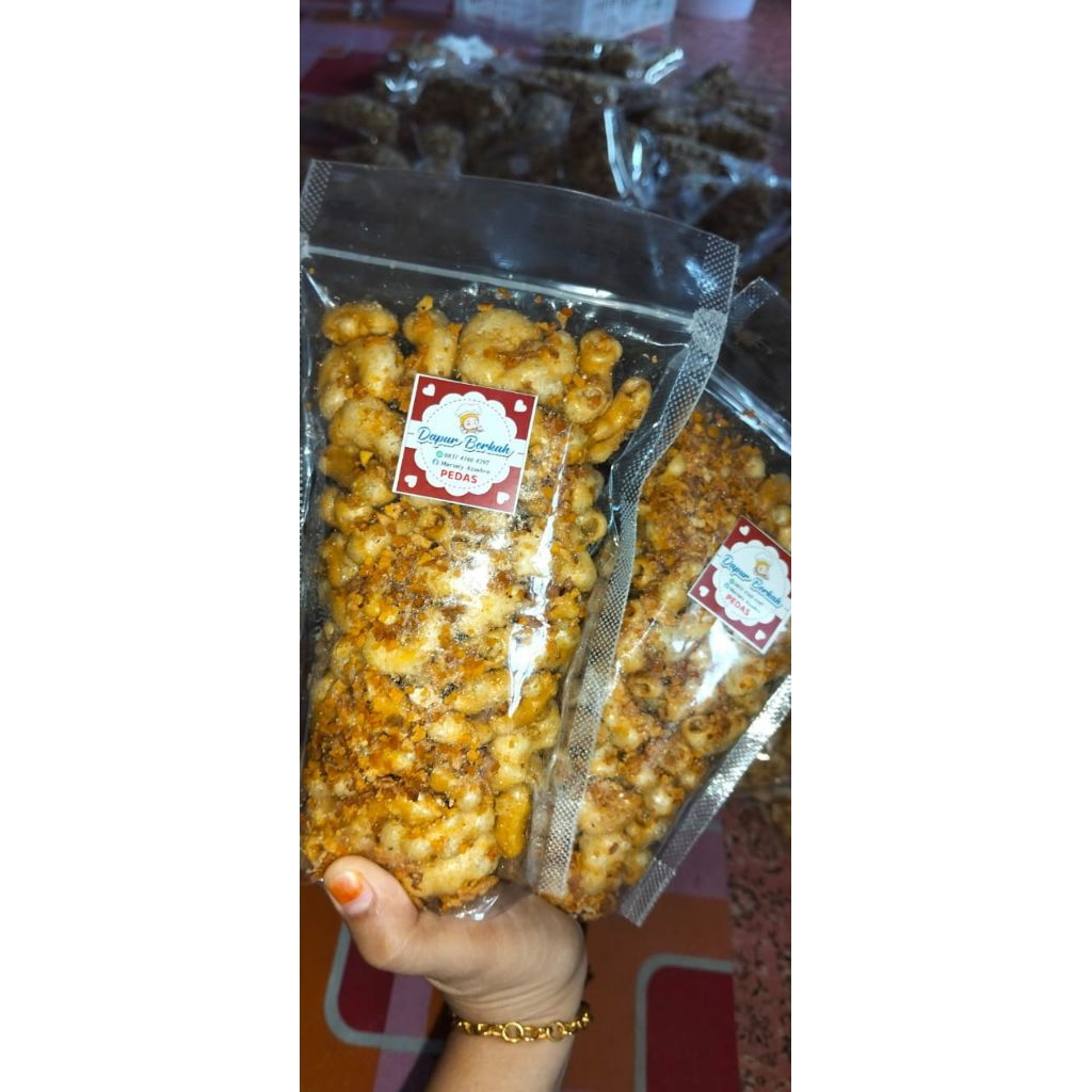 

MAKARONI BAWANG PEDAS DAN ASIN SERTA PEDAS MANIS DAUN JERUK