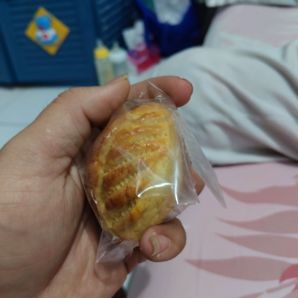 

NASTAR JADUL GARING ISI NANAS BENTUK DAUN JUMBO SEBESAR JEMPOL HOMEMADE BY NOVIA DJAP