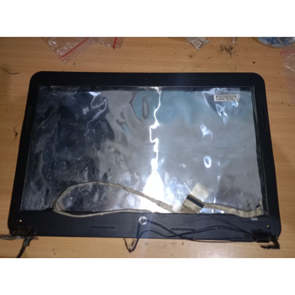 casing layar HP 1000