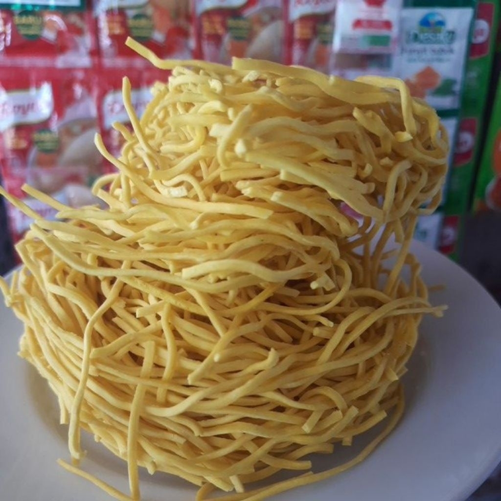 Mie kuning padang / Mie kuniang / Mie lambok lontong pical padang