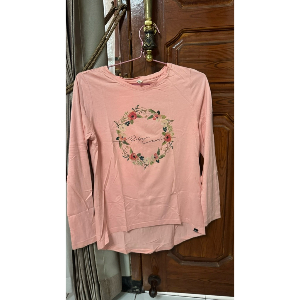 Prealoved kaos ripcurl cewe lengan panjang