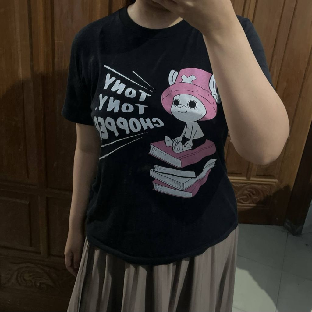 Kaos Uniqlo collab Tony Tony Chopper One Piece Original warna Hitam | Preloved T Shirt Black | Secon
