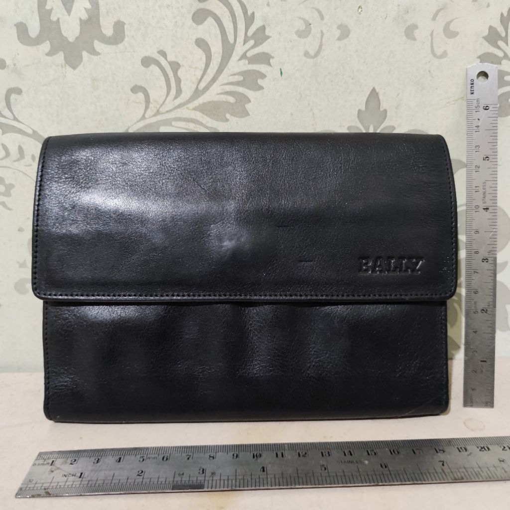 Clutch Dompet kulit Bally preloved