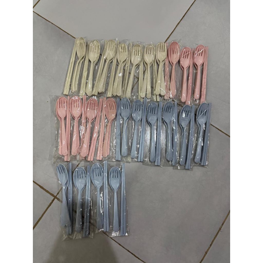 souvenir sendok garpu jerami