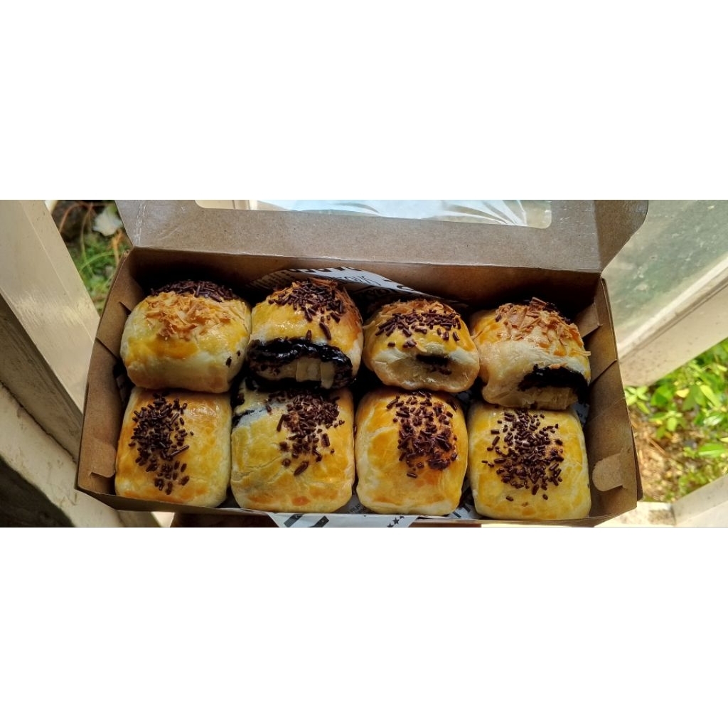 

Bolen pisang isi 8pcs