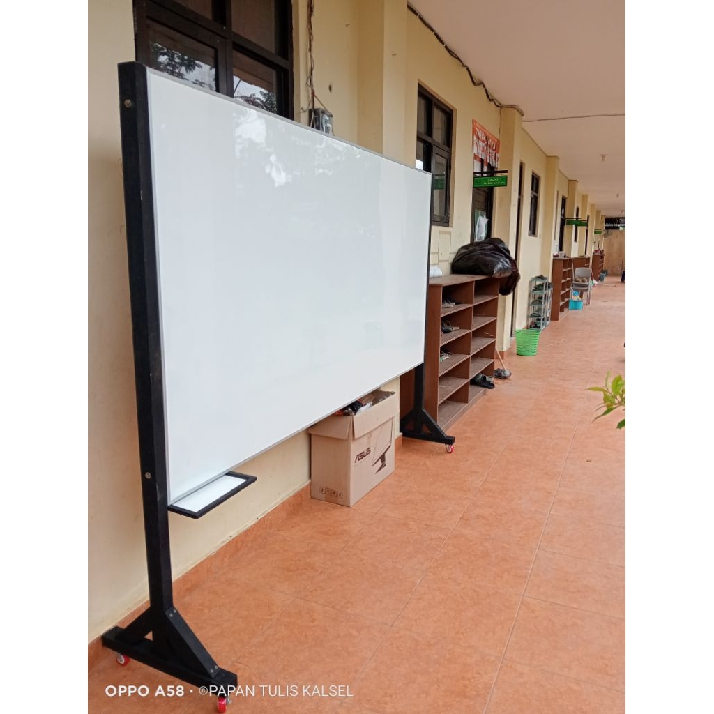 

Papan Tulis Sekolah khusus dalam kota ya ):