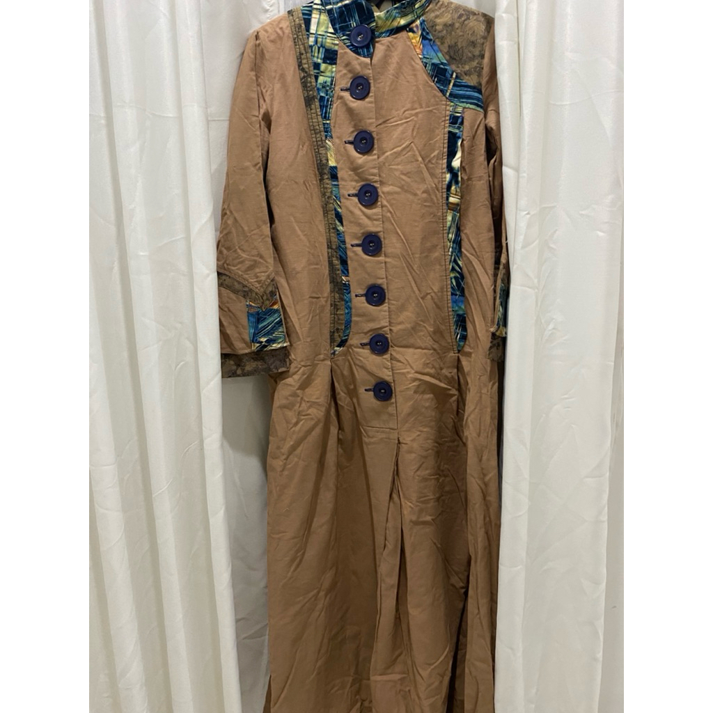 preloved TUNEECA ukuran M