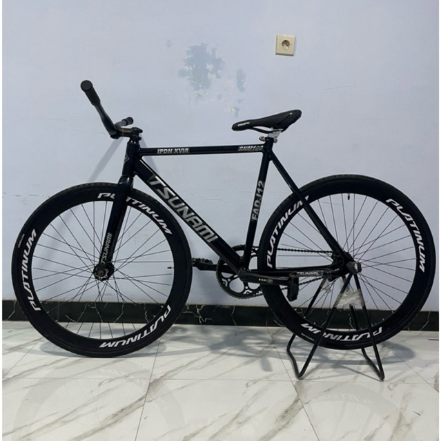 Sepeda fixie tsunami hitam stang lurus