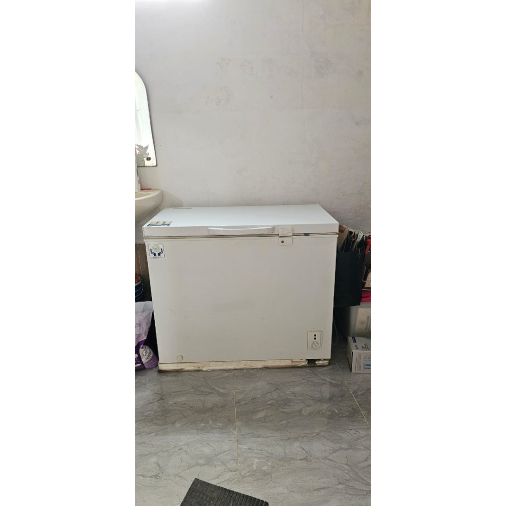 Freezer polytron 200L (second like new)