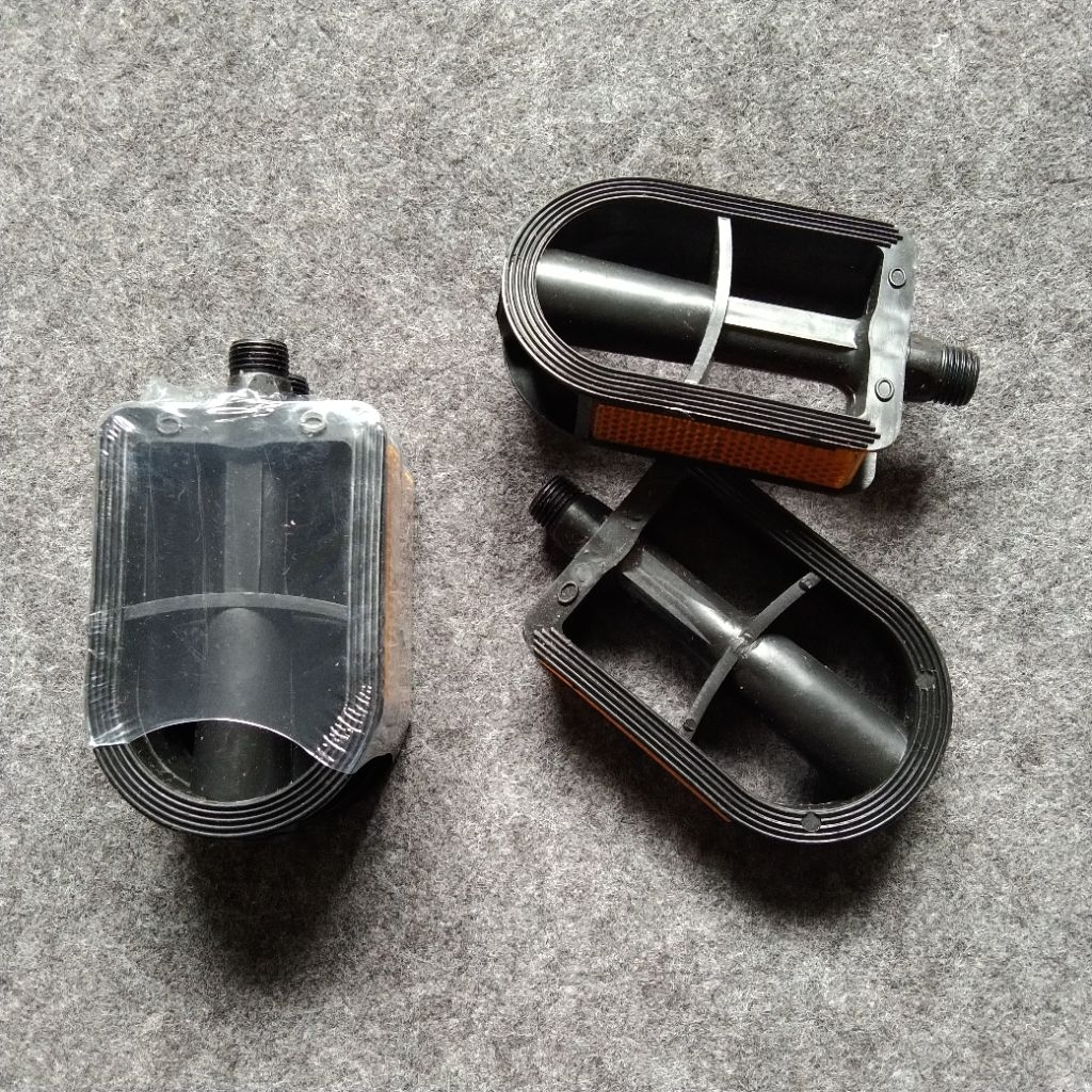 Pedal Sepeda Anak Ukuran 12 / 16 / 18 Mini BMX  Plastik PVC Drat Kecil RRT