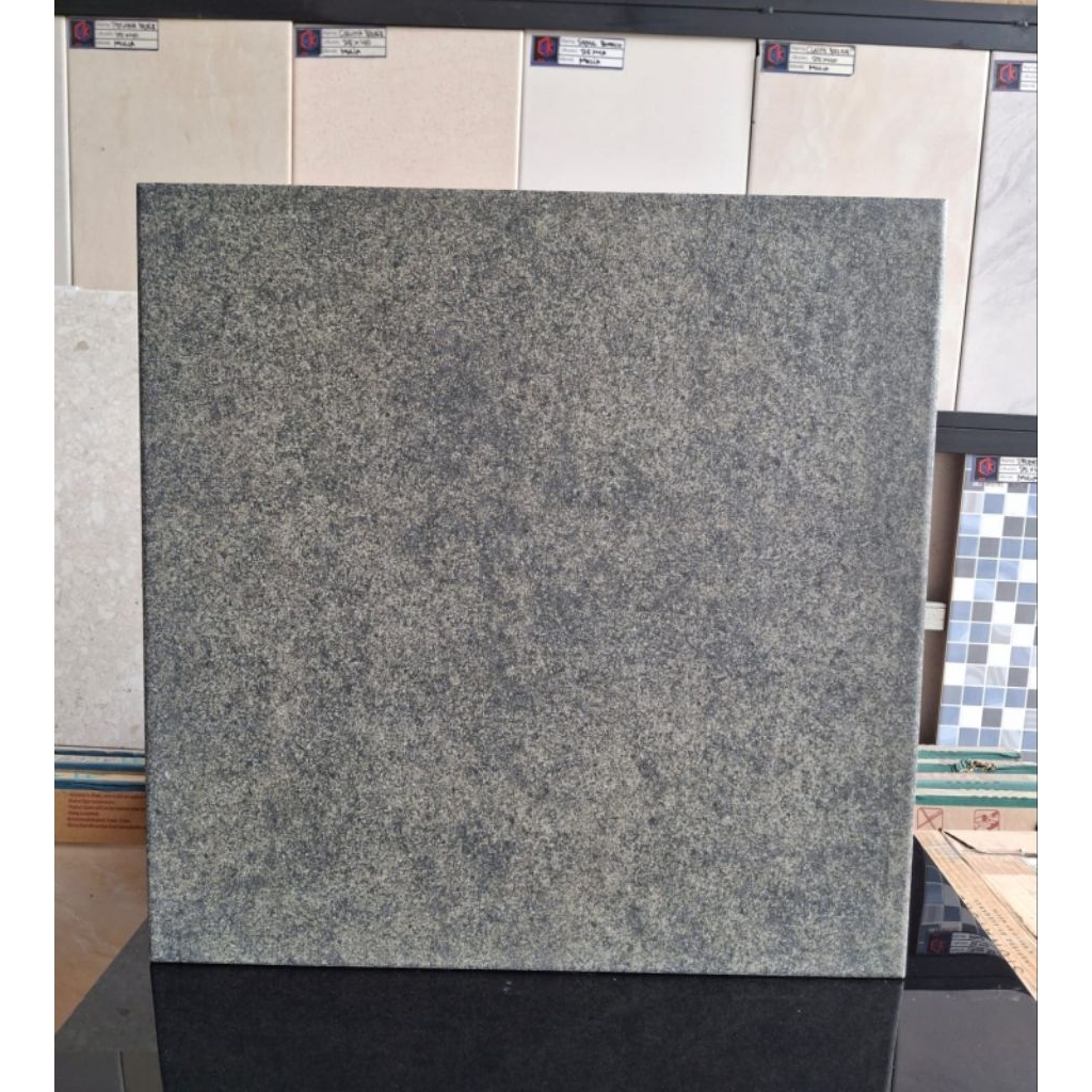 KERAMIK LANTAI 50X50 EVEREST NERO | MATTE | MULIA TILES