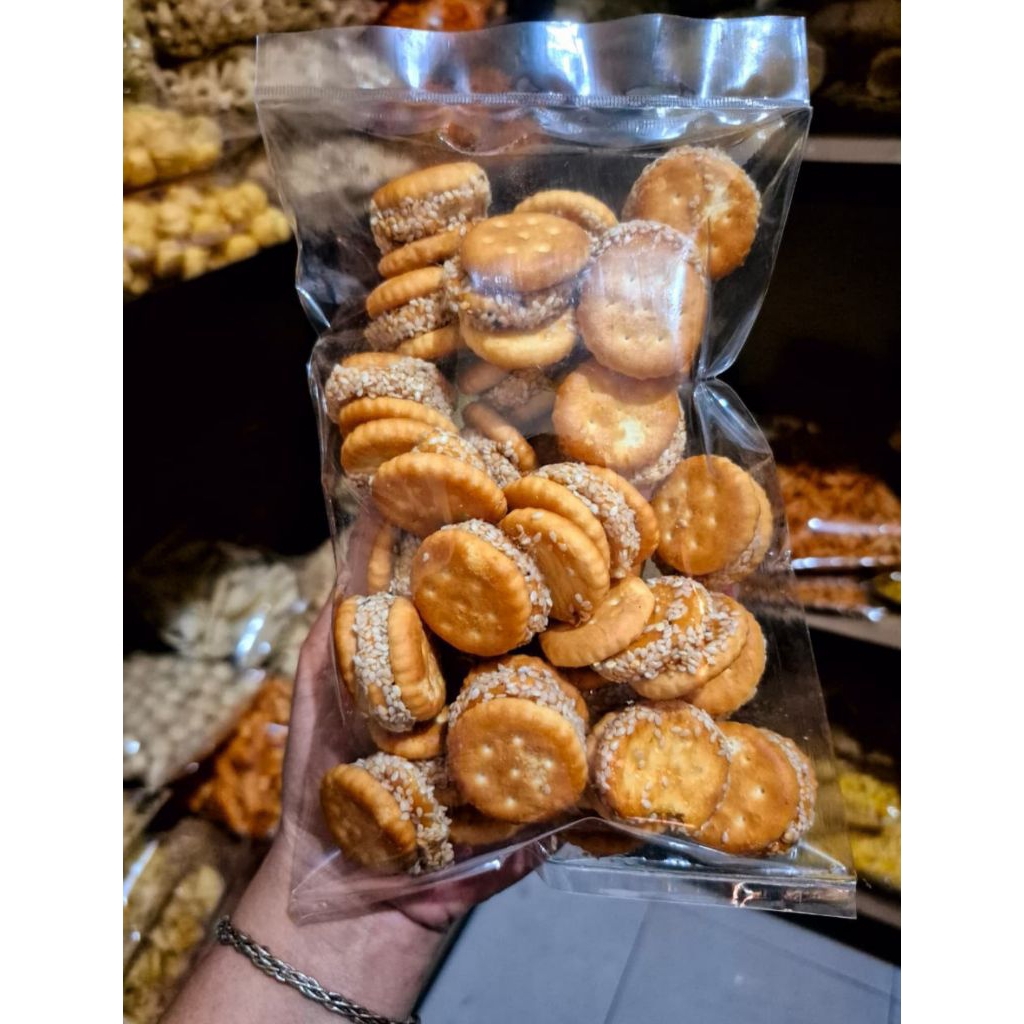 

KUE MALKIST WIJEN 200GR MANIS GURIH RENYAH SNACK CEMILAN MAKANAN RINGAN