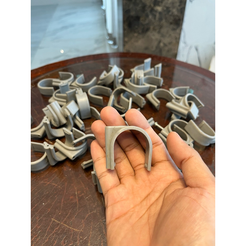 Klem Pipa PVC 1" inch abu abu