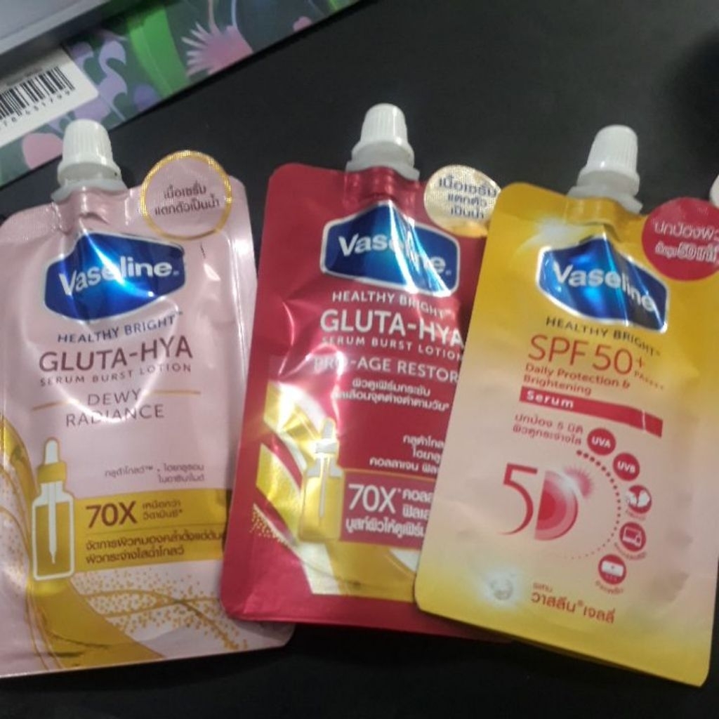 Vaseline GLUTA-HYA Serum Burst Lotion Sachet 30ML