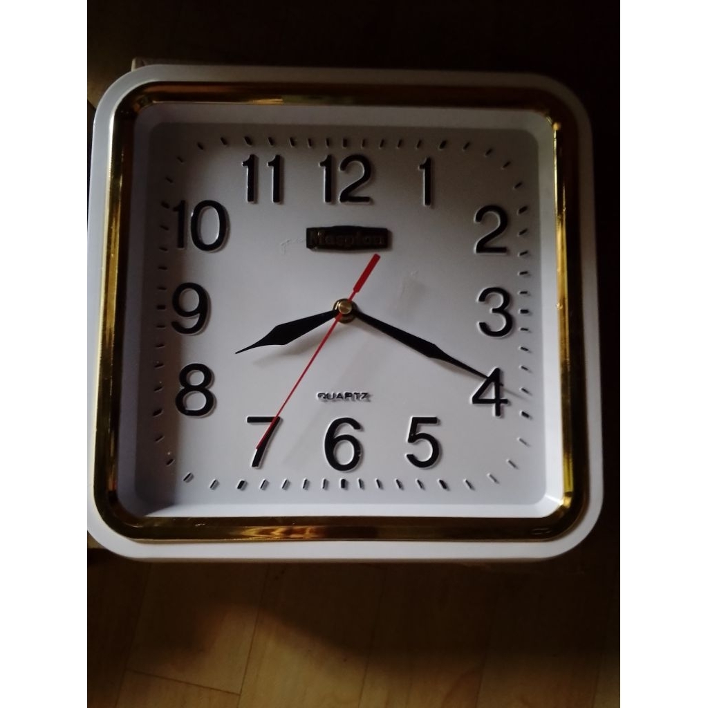 jam dinding Maspion putih bonus batrai